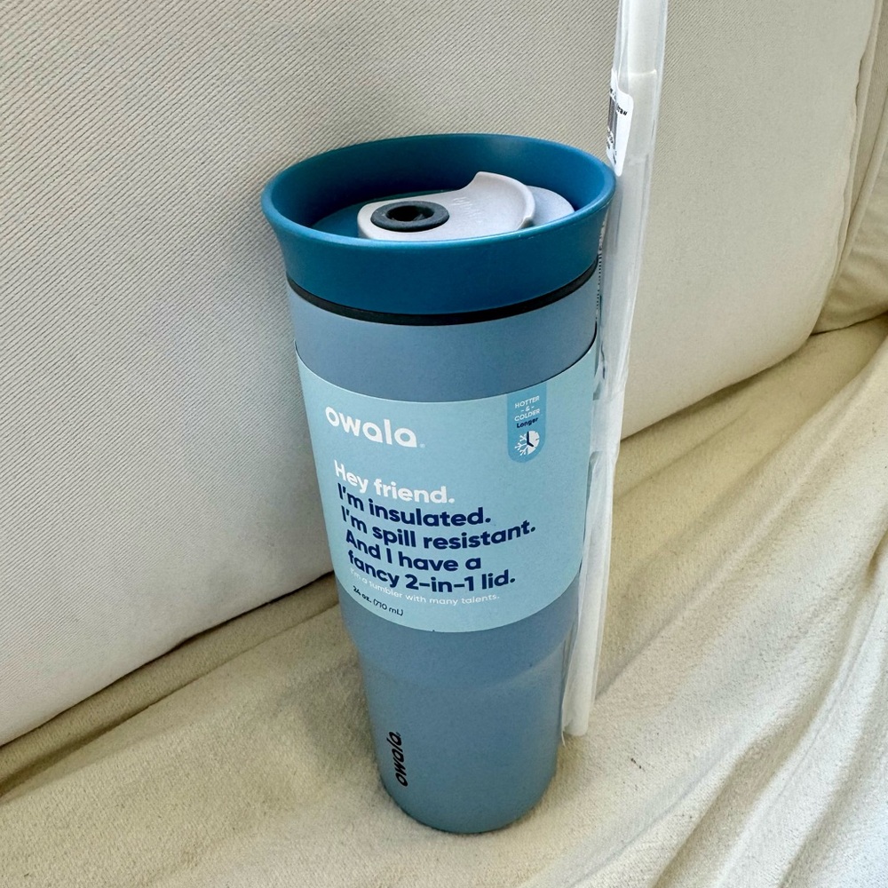 The Owala 24oz stainless steel straw tumbler